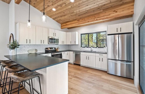 Tamarack Resort Apartment | Modern Manor .