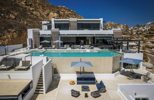 Pedregal House | Modern Mansion- Pedregal