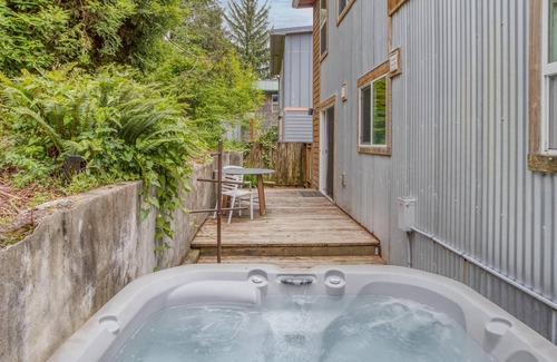 Neahkahnie Beach House | Modern Manzanita Retreat