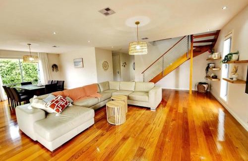 St. Albans House | Modern Masterpiece Beautiful St Albans 4BR Home