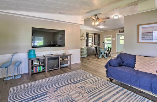Hollywood Estates Of Canova Park Cottage | Modern Melbourne Cottage: 3 Mi to Downtown!
