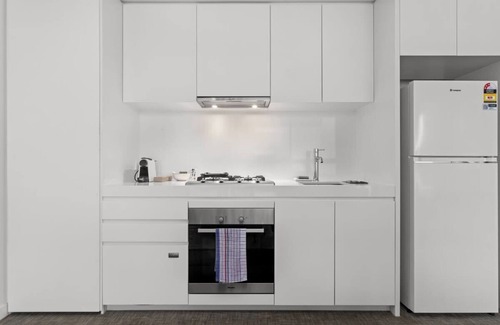 Richmond Apartment | Modern Melbourne Escape - Walk to the MCG