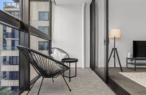 Richmond Apartment | Modern Melbourne Escape - Walk to the MCG
