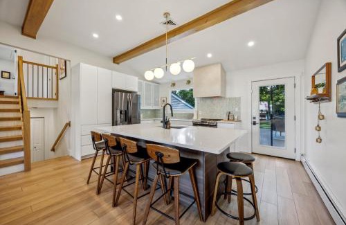 Exton House | Modern Mid-Century Retreat