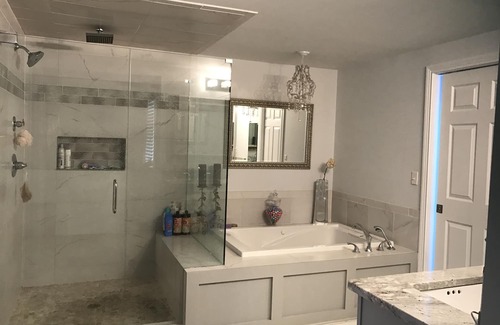 Indianapolis House | Modern mid century LAKE home 5 miles from Lucas Oil Stadium and downtown Indy.