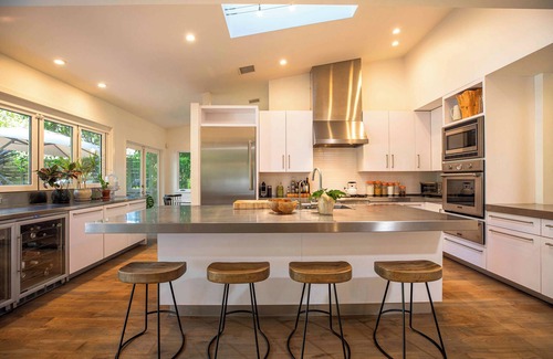 La Canada Flintridge House | Modern MidCentury Oasis in La Cañada Flintridge with Pool/HotTub, AC, WiFi, more