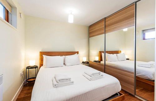 Bethnal Green Apartment | Modern Mile End Flat near Park