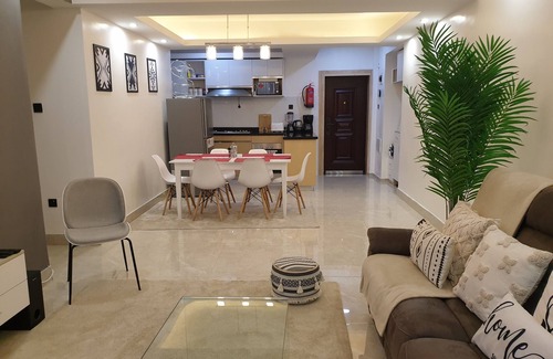 Thompson Estate Apartment | Modern, minimalist, apt w/open view balcony + gym