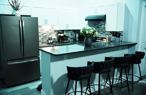 Reading Apartment | Modern Minimalist Home in the heart of Reading