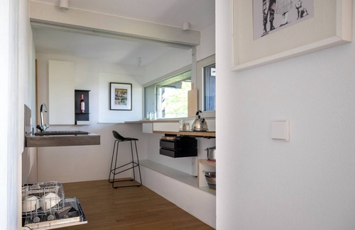 Sipplingen Apartment | Modern Minimalistic Seeblick Design Studio mit Küche, Terrace und Parkplatz