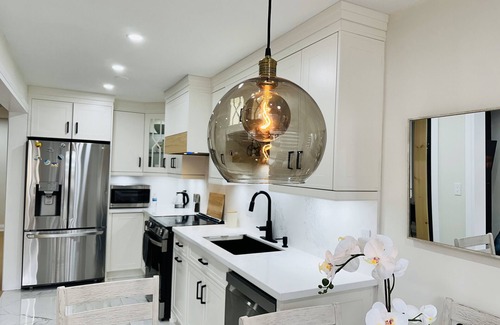 Meadowvale Village House | Modern Mississauga home near airport with 2 parking spots, patio, & dining space