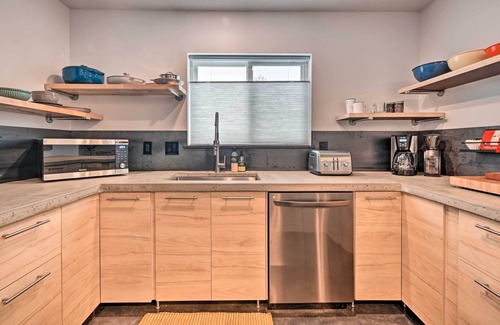 Franklin to the Fort House | Modern Missoula Home ~ 2 Miles to Downtown!