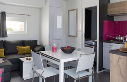Wackersdorf House | Modern mobile home with barrel sauna and whirlpool (WA104)