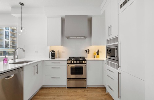 West Springs Apartment | Modern Mondrian Retreat | Patio, Parking, AC
