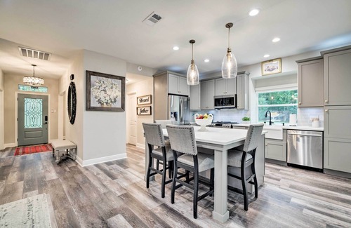 Montgomery House | Modern Montgomery Home w/Backyard, Deck, & Grill