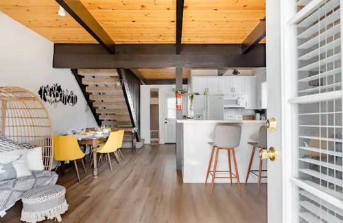 Sugarloaf Cabin | Modern Mountain Chalet -EV charg