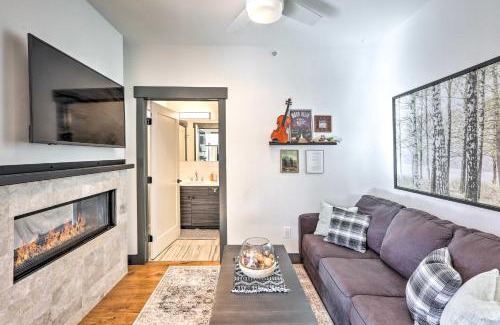Grand Lake Apartment | Modern Mountain Getaway, Walk to Grand Lake!