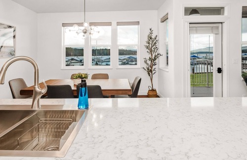 East Hope Condo | Modern Mountain Lakeside Retreat