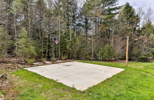 Jewett House | Modern Mountain Oasis with Hot tub, Heated Pool, Games, Close to Ski/Mountains