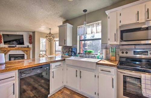 Angel Fire Apartment | Modern Mountain Retreat with Views Ski, Golf and Hike