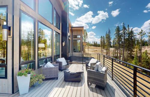 Baldy Mountain House | Modern Mountain Sanctuary