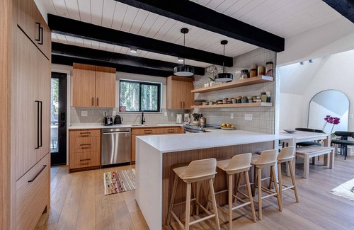 Breckenridge Heights House | Modern Mountain Ski Chalet- In the heart of Breckenridge- incredible views