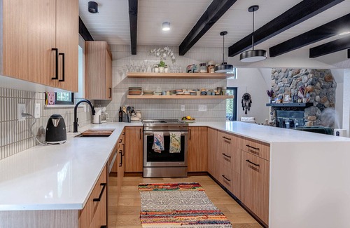 Breckenridge Heights House | Modern Mountain Ski Chalet- In the heart of Breckenridge- incredible views