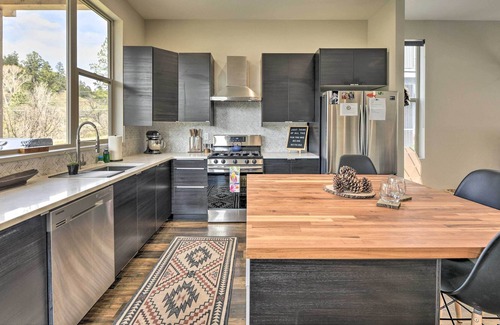 Durango - Purgatory House | Modern Mtn Getaway w/ Deck, Gas Grill + Views