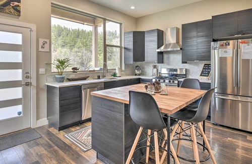 Durango - Purgatory House | Modern Mtn Getaway w/ Deck, Gas Grill + Views