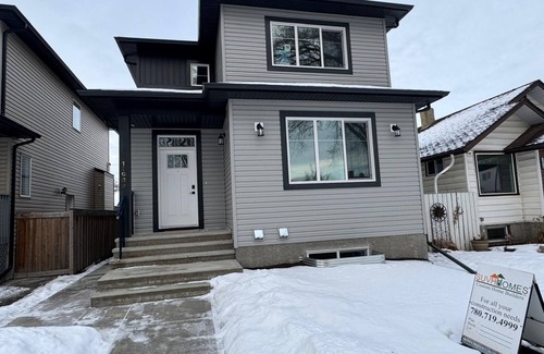 Northeast Edmonton House | Modern n’ cozy 4 Bedroom 3 full bath home