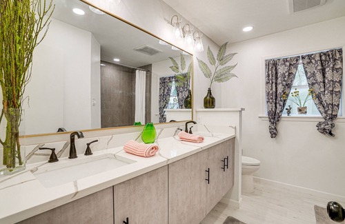 Nacogdoches House | Modern Nacogdoches Vacation Rental Near Downtown!