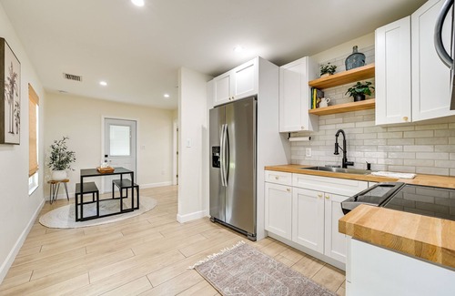 Naples House | Modern Naples Duplex Home ~ 7 Mi to Beach!