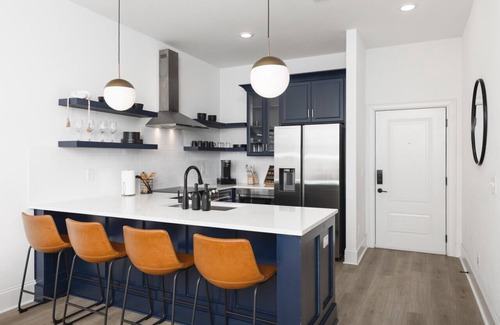 Cleveland Park House | Modern Nashville Condo 5 Beds -3 Miles to Downtown