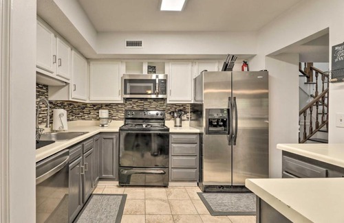 Antioch House | Modern Nashville Townhome Large Yard and Deck!