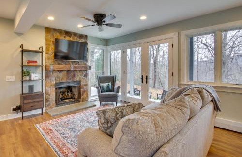 Nellysford House | Modern Nellysford Getaway on 40 Private Acres!