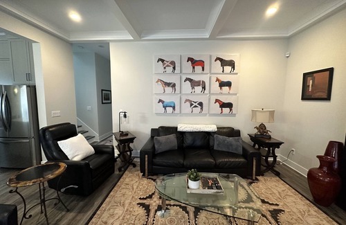 Jeffersonville House | Modern New 3bd/3.5ba Close To Everything!