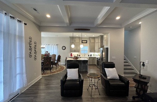 Jeffersonville House | Modern New 3bd/3.5ba Close To Everything!