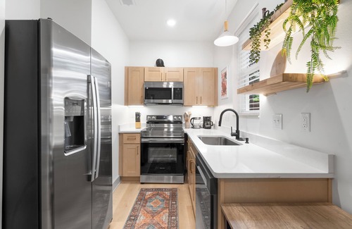Charlotte Park House | Modern new construction 4-bedroom house with Sauna, AC, car charger in Nashville