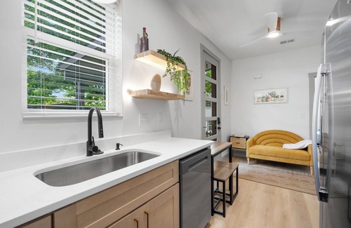 Charlotte Park House | Modern new construction 4-bedroom house with Sauna, AC, car charger in Nashville