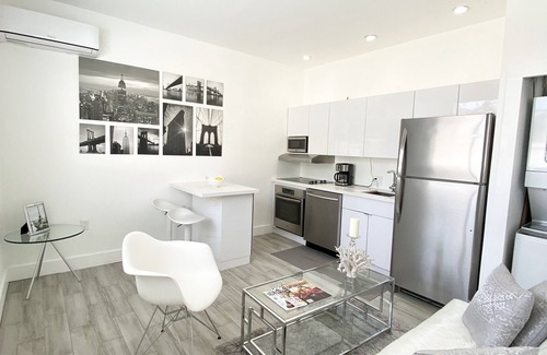 Westchester Apartment | Modern & New, Excellent Location Miami 1/1.