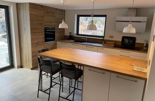 Le Lavancher Ski Chalet | Modern new Built Chalet