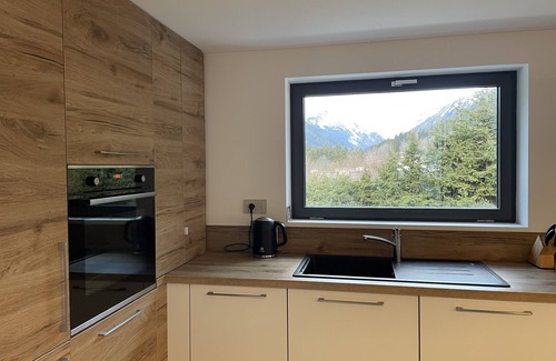 Le Lavancher Ski Chalet | Modern new Built Chalet