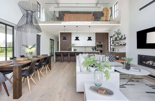 Middletown House | Modern new home by Golf Course