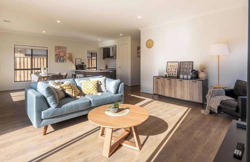 Clyde House | Modern new Homly House at Clyde