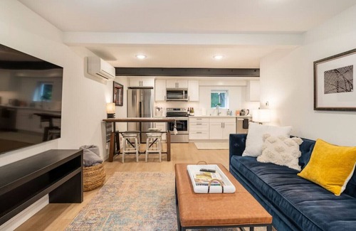 Georgetown House | Modern, new & industrial in Georgetown