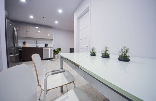 Southwest House | Modern New* King&Queen* 1G Wi-Fi*Gym*Easy Parking