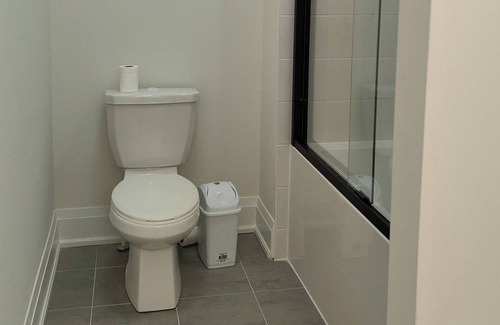 Markham House | Modern New Large Private Room in Markham