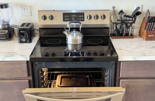 Santa Ana Apartment | Modern New York-Style Retreat 10min to Disneyland