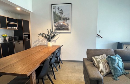 Australind House | Modern New Yorker Inspired Townhouse~ Full kitchen-Fast Wifi- Near Bunbury