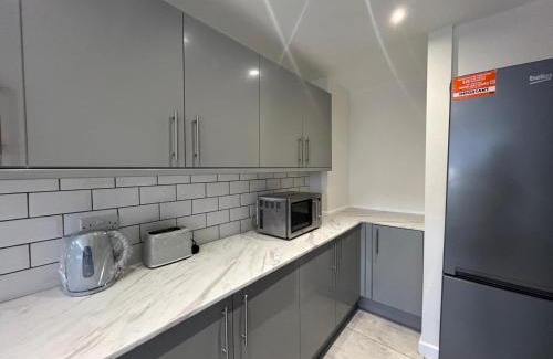 Selhurst House | Modern newly refurbished 2 bedroom house in Croydon